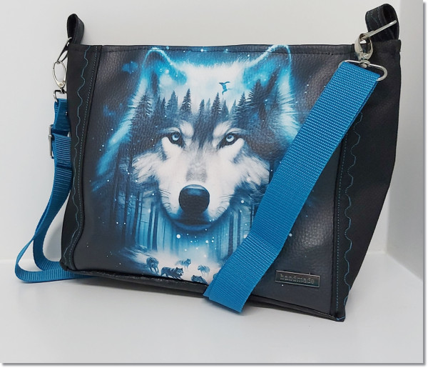 Umhängetasche Schwarz mit Motiv Wolfskopf