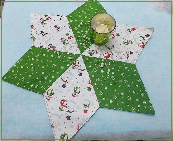 Tischstern Grün mit Schneemann, Pinguin, Schneeflocken