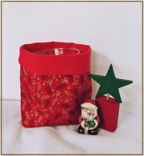 Wunderhübsches dunkelrotes Weihnachtsutensilo mit Zweigen