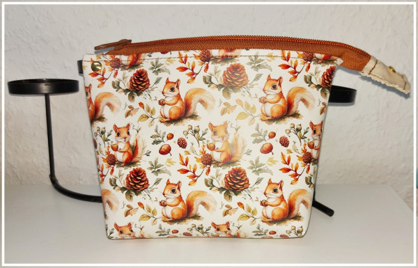 Kosmetiktasche mit tierischen Motiven